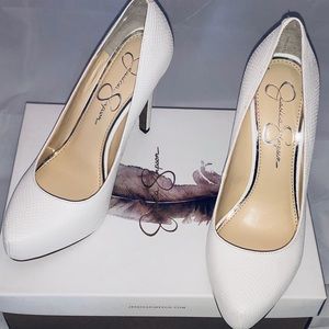 Jessica Simpson Parish Pumps